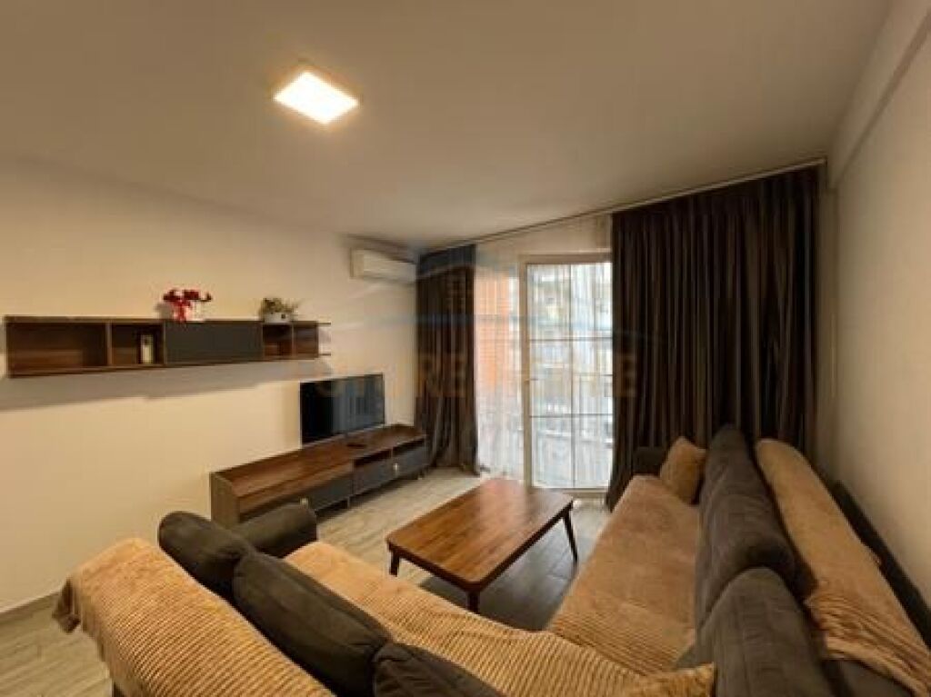 Qera, Apartament 1+1, Rruga 5 Maji, Tiranë.