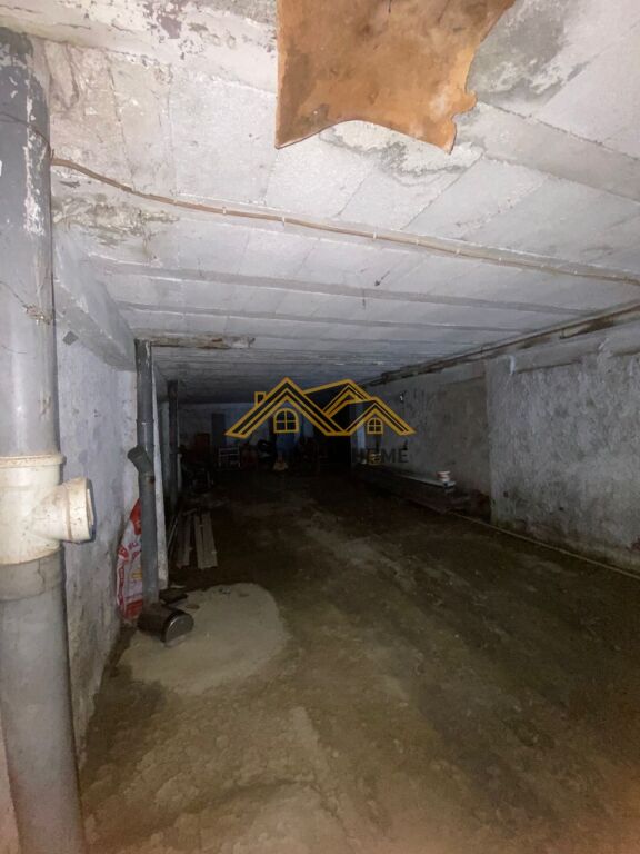 JEPET GARAZH ME QERA NE VOLLGA