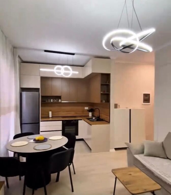 Apartament 1+1 me Qera , Astir