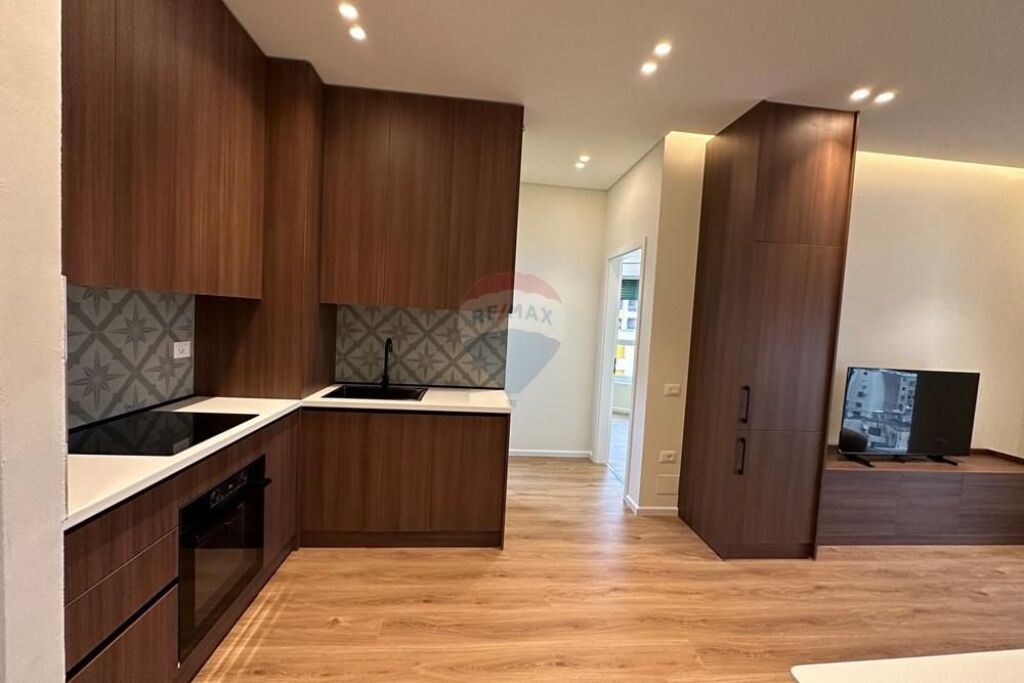 Jepet me qera apartament 1+1 te Ali Demi