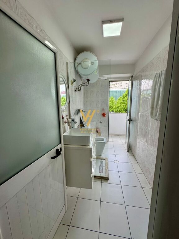 JEPET ZYRE 68 M2 ME QIRA NE VASIL SHANTO 750 EURO