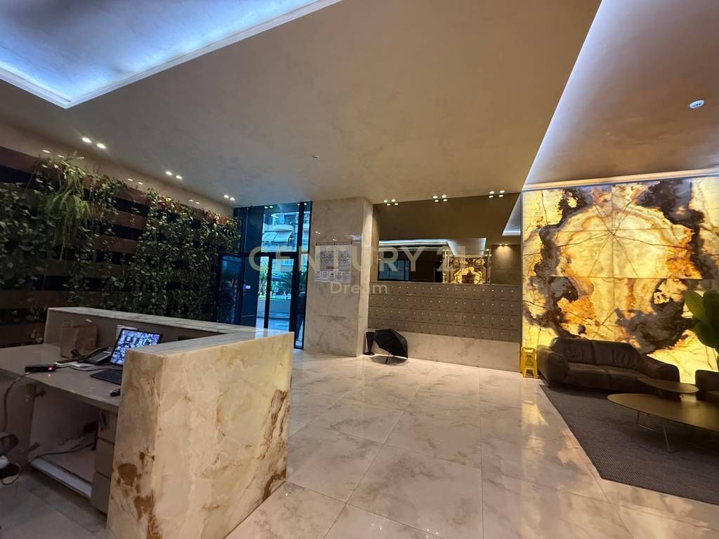 Jepet Apartament 1+1 tek Ambasador 3