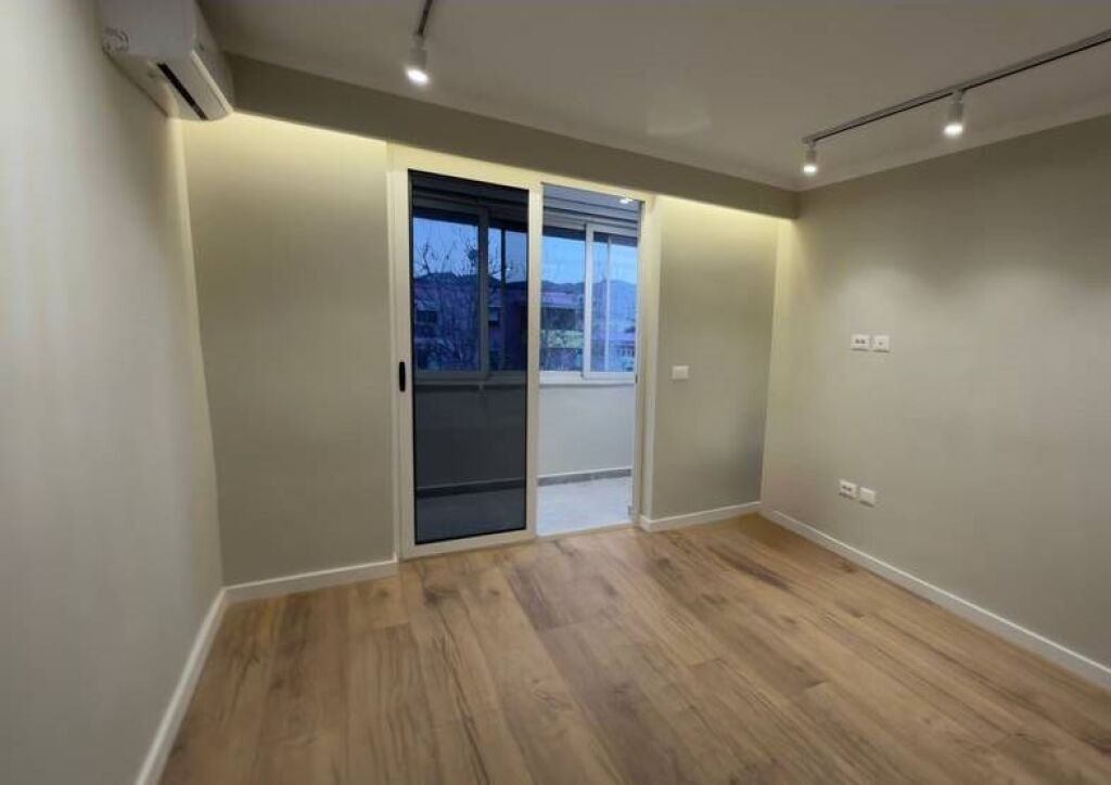 APPARTAMENTO 1+1 IN VENDITA VICINO A VIA KAVAJES !