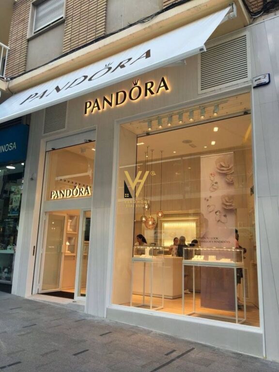 AFFITTASI NEGOZIO 80 M2 IN VIA 21 DICEMBRE 610.000 LEKE