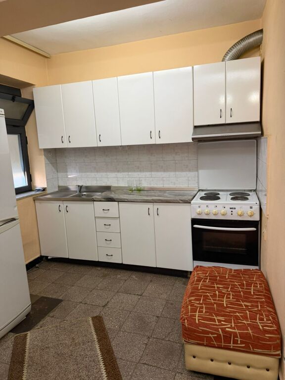 Jepet Me Qera Apartament 1+1+1 Ballkon