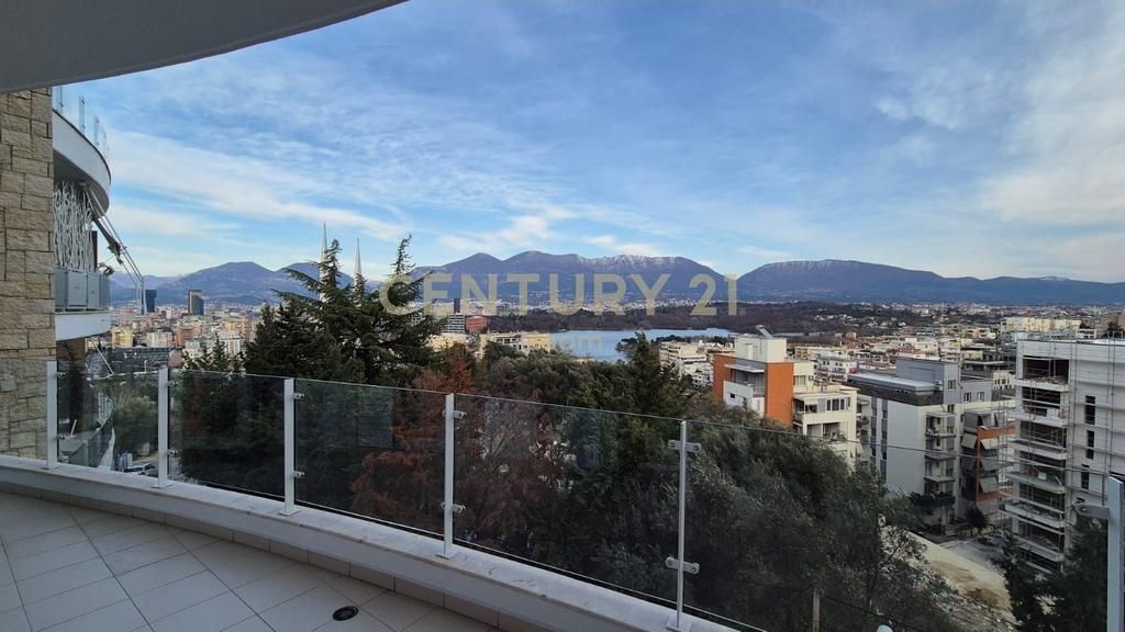 Jepet me qira apartament 2+1+2, me ballkon dhe pamje fantastike nga Liqeni dhe Kopshti Botanik 1,000 € /Muaj Sip. Totale  98m2
