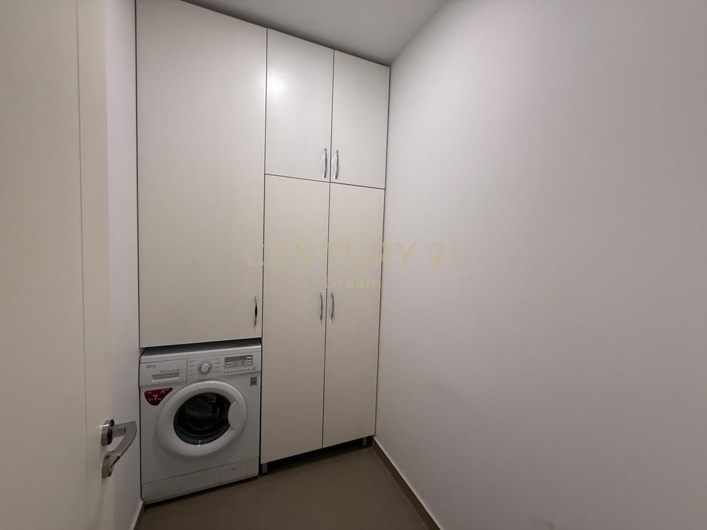 Jepet Apartament 1+1 tek Ambasador 3