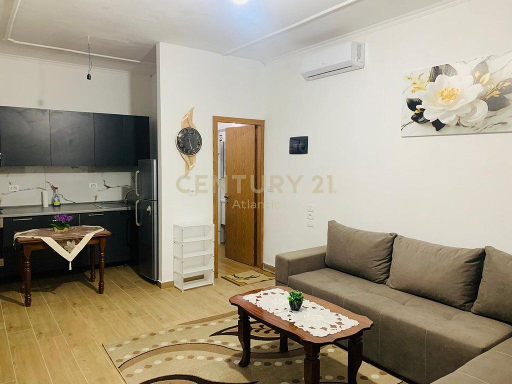 APARTAMENT 2+1 ME QERA TEK ROYAL GAZ, ISH KENETE