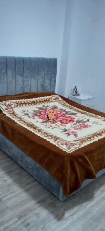 JEPET APARTAMENT 1+1 ME QIRA NE YZBERISHT 60.000 LEKE