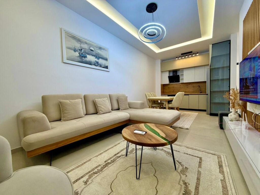 🏡 Apartament 1+1 me Qira – Rruga Bedri Karapici