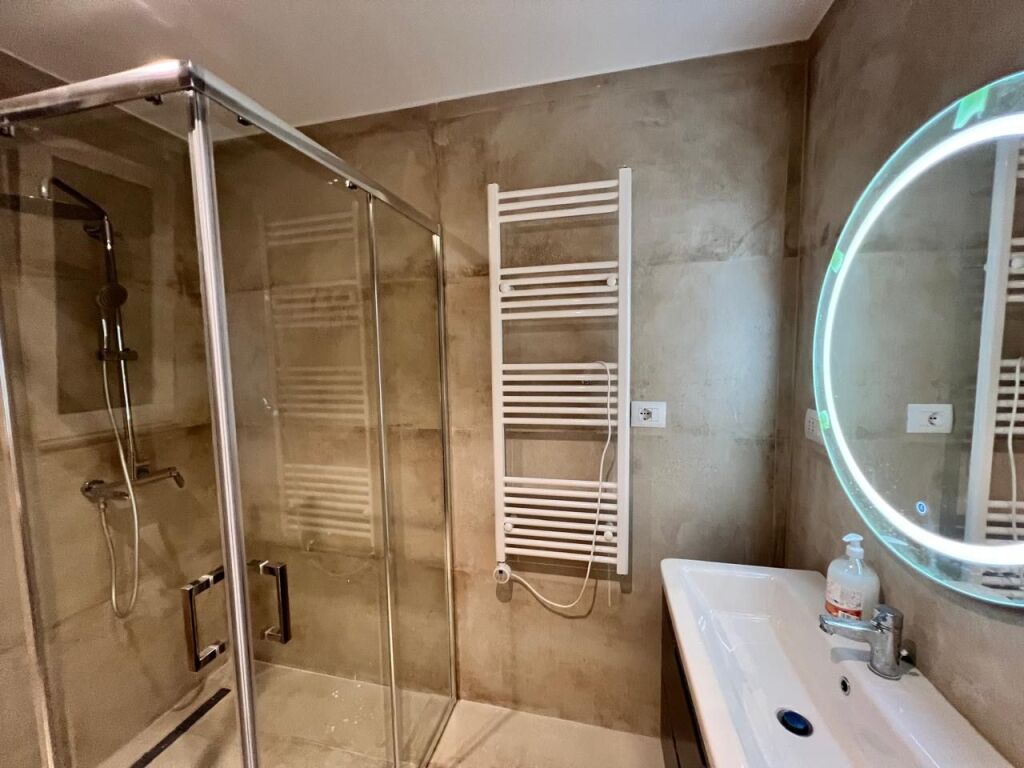 Appartamento 2+1 In Affitto, Comune di Parigi, Tirana