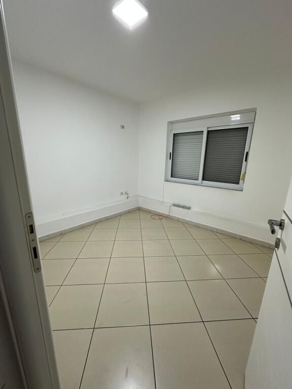 🏢Ne zonen e Myslym Shyrit,jepet me qera ambient biznesi,Bosh.700Euro