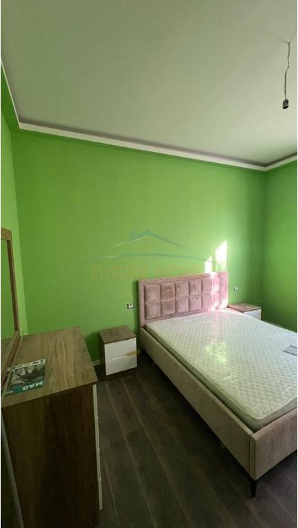 Shitet, Apartament 1+1, Fresku , Tiranë