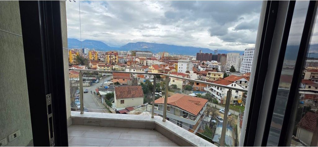 21 Dhjetori, Ish Parku! Ofrojmë për qira Apartament 2+1+2 te "Rezidenca Alba"!