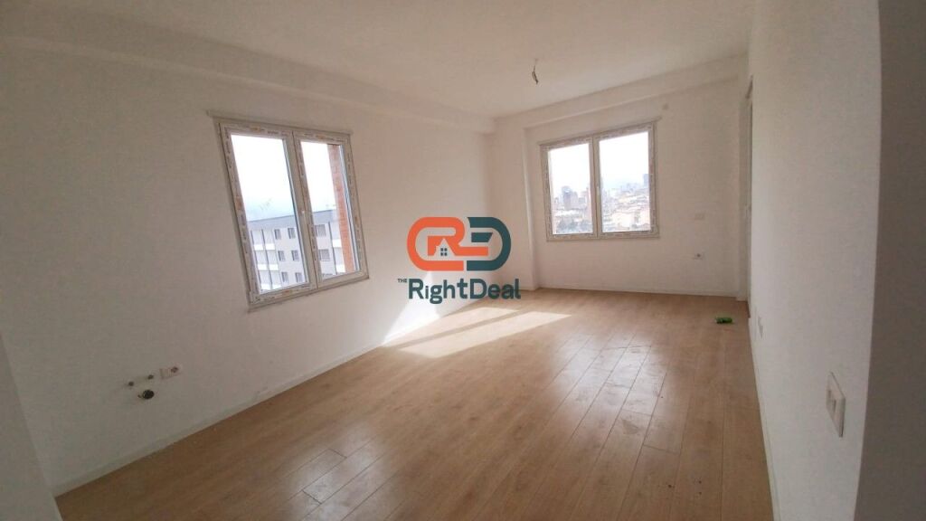 Tek Golden Hands Ne Paskuqan, Shitet Apartament 2+1, Me Planimetri Te Rregullt!