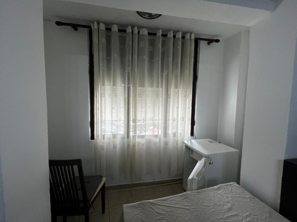 Qera Okazion, Apartament 2+1 i mobiluar ne Laprake, Tirane
