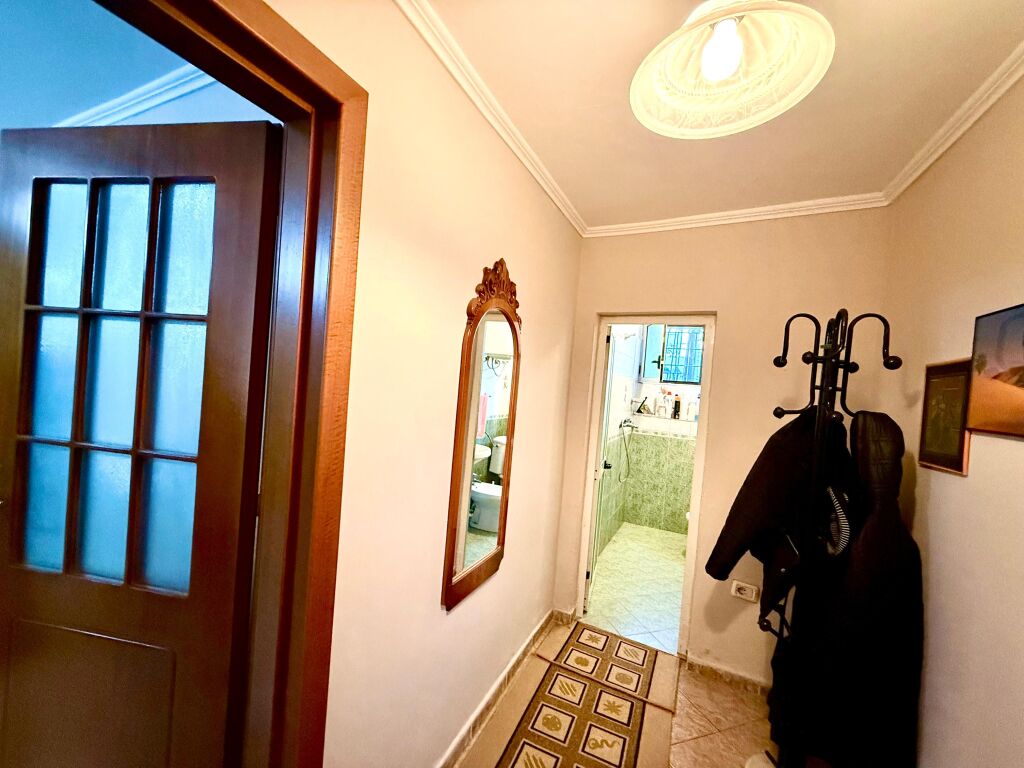 Shitet apartament 3+1+2 140,000m2