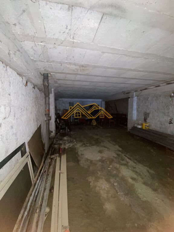 JEPET GARAZH ME QERA NE VOLLGA