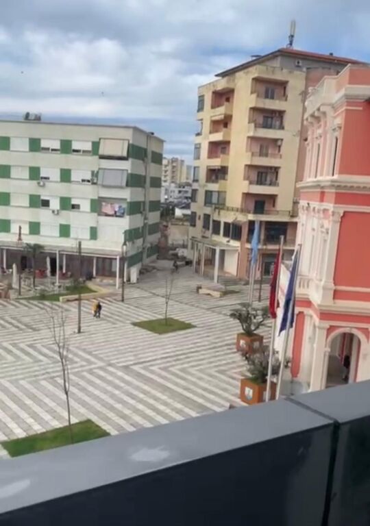 🏡✨ APARTAMENT 2+1 ME QIRA – PRANË BASHKISË, VLORË