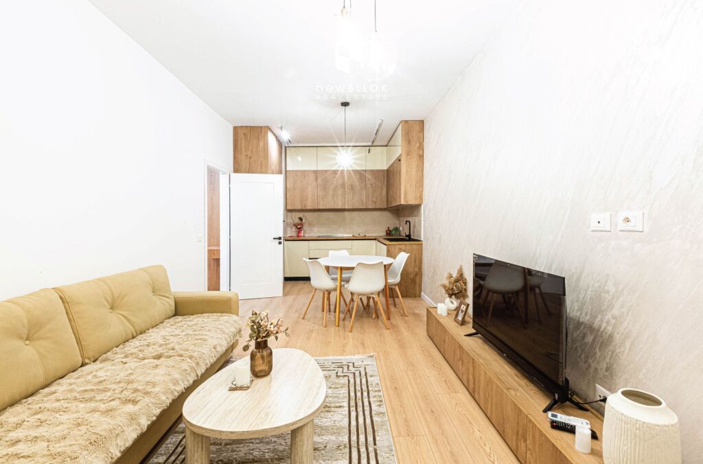 🔥Apartament Hera e Parë me qira: 2+1 &amp; Ballkon || (📍Qendër të Tiranës - Brenda qendrës Galeria)  || 1300€/Muaj 100% E re 🔥