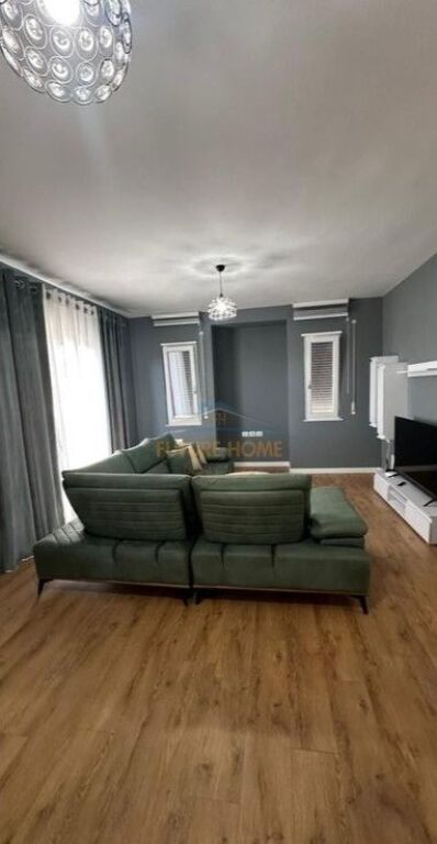 Qera,Apartament 2+1+2+Post Parkimi,Kopshti Botanik,Tiranë