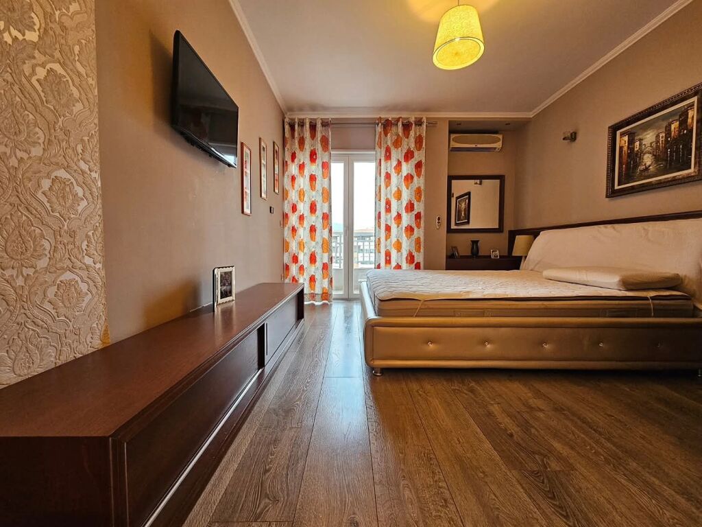 For sale 3+1+2 + veranda opposite Delijorgji