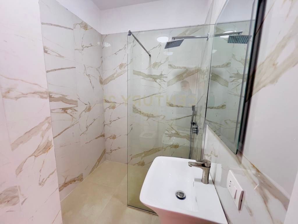 Apartment 2+1+2+2 Parking Spot at 5-Maji, near Concord Center!