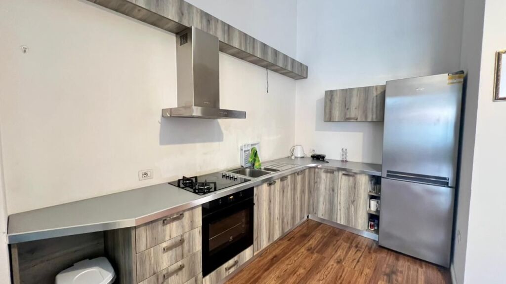 Me Qera : 2+1+2wc📍Zogu i Zi (Ring Center) - Pallat i Ri - 650€- S.110m² || Shume prane rrethrrotullimit🔥