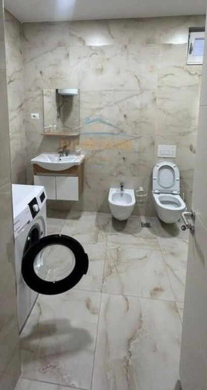 Qera,Apartament 2+1+2+Post Parkimi,Kopshti Botanik,Tiranë