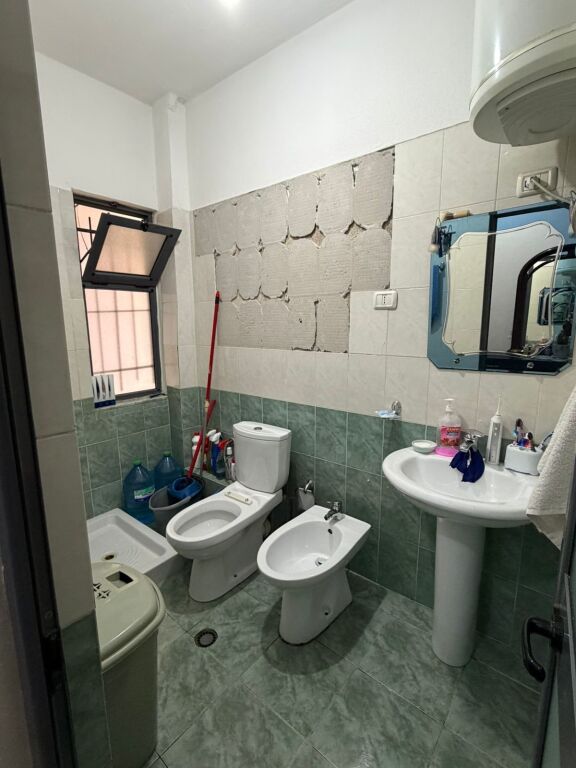 Bulevardi Zogu Par Jepet Apartament 3+1+2 Me Qera