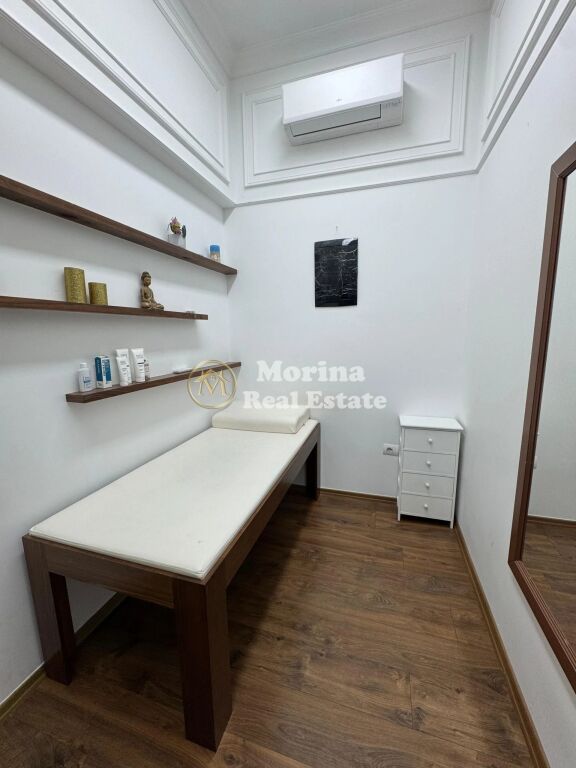 Affitto | Locale Commerciale | Bllok | 250 €/mese