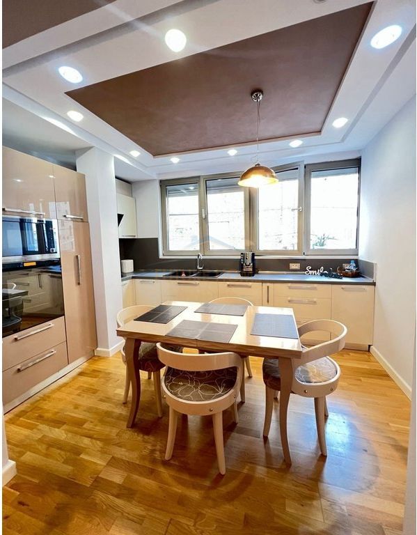 Qera, Apartament 2+1, Bulevardi Zogu I , Tirane