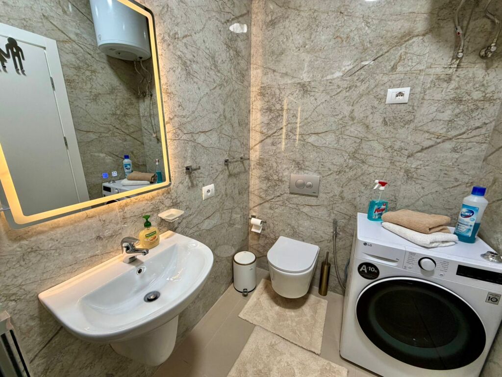 🏡 Apartament 2+1 + Parkim – Rruga Bedri Karapici