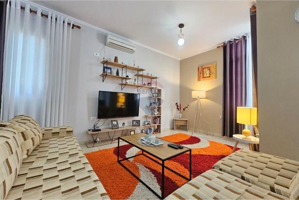 Jepet me qira Apartmanet 2+1 te Kopshti Zologjik