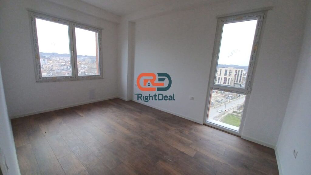 Tek Golden Hands Ne Paskuqan, Shitet Apartament 2+1, Me Orientim Perfekt!!!