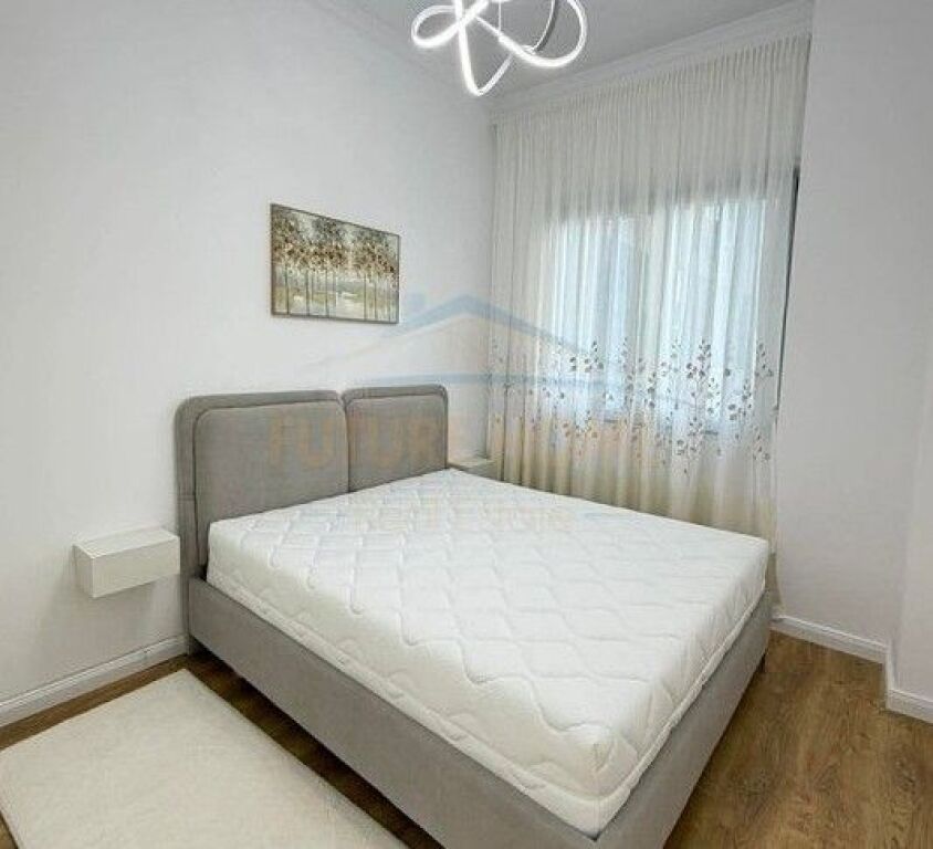 Shitet, Apartament 2+1, Unaza e Re