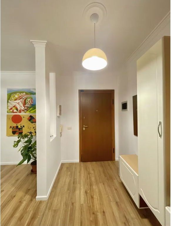 Shitet, Apartament 2+1, Zogu i Zi, Tiranë.