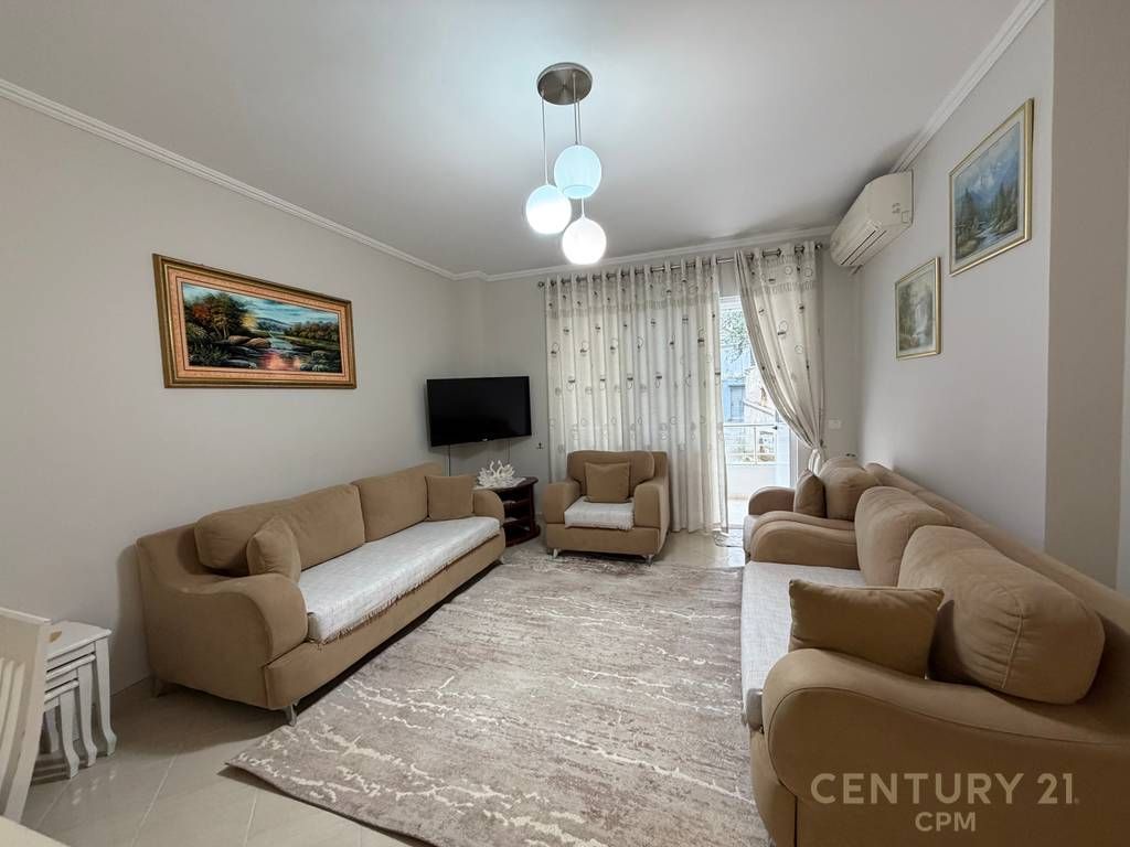 APARTAMENT ME QIRA TEK KODRA E DIELLIT