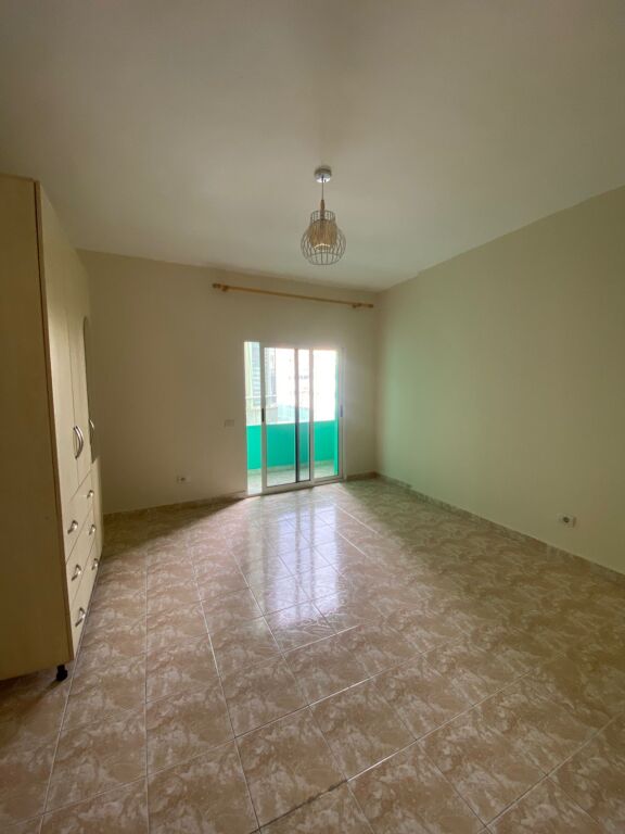 🏢 Business Environment / Office / Paris Commune