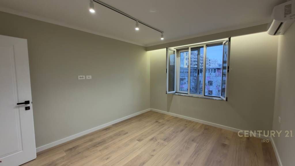 SHITET APARTAMENT 1+1 TEK RRUGA E KAVAJES !