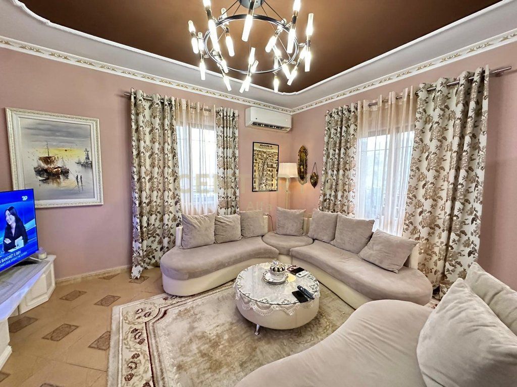 VILLA SU DUE PIANI IN VENDITA A IBE