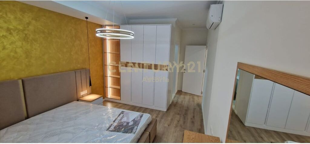 JEPET ME QIRA APARTAMENT PREMIUM 2+1+2+POST PARKIMI TE BULEVARDI I RI
