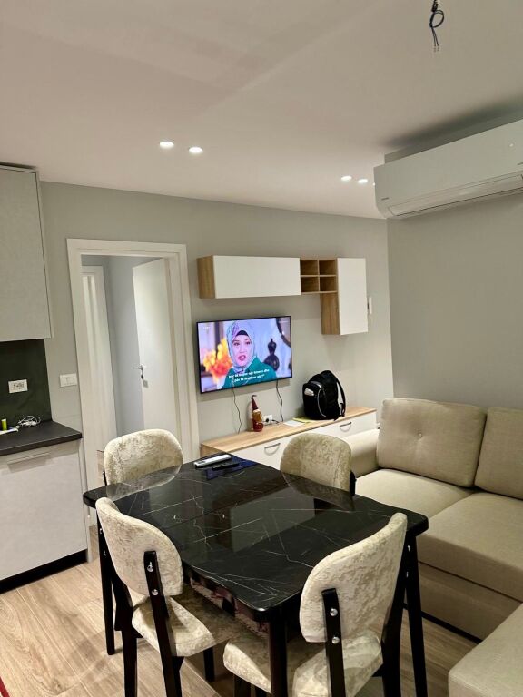 📣Apartment 2+1 for Rent with Parking 📍"Kuqe" School 🛣️ "Qemal Stafa" Street ✨