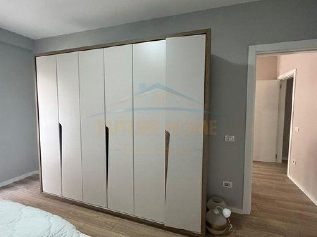 Qera, Apartament 2+1 tek Thesari, Fresk