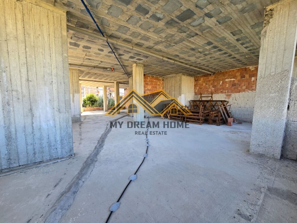 UNITÀ COMMERCIALE E CANTINA IN VENDITA PLEPA, DURRES!