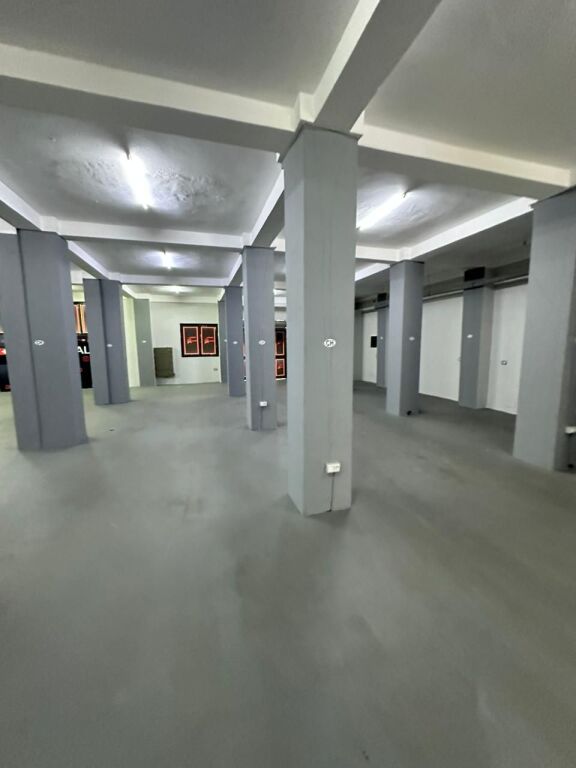 JEPET ME QERA AMBIENT BIZNESI PRANE SPITALIT ,DURRES