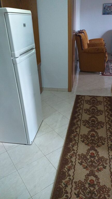 Apartament 1+1 me qera tek Isha Stacioni I fundit i Tiranes se Re (40,000 leke)