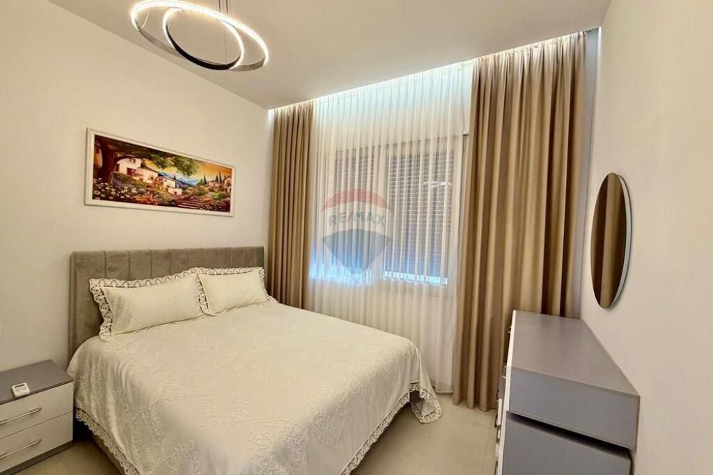 Apartament 2+1 + Parkim për Qira