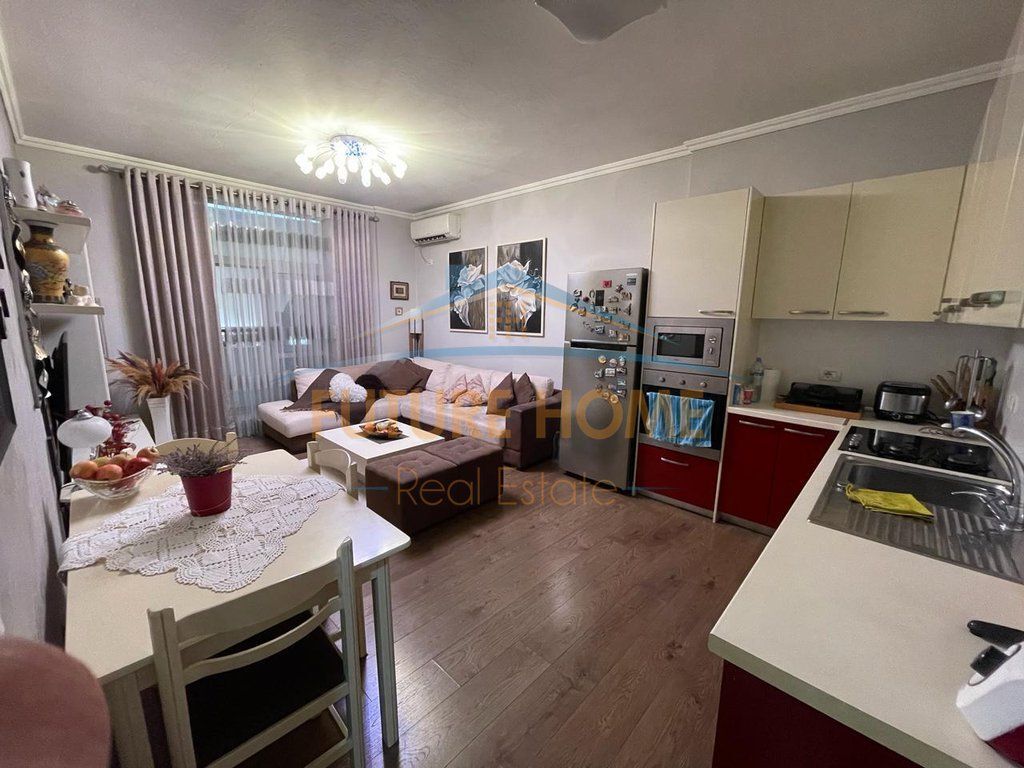 Shitet, Apartament 2+1, Rruga Babë Rexha, Tiranë.