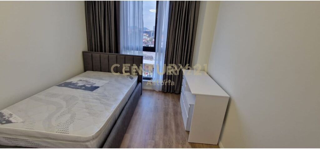 JEPET ME QIRA APARTAMENT PREMIUM 2+1+2+POST PARKIMI TE BULEVARDI I RI